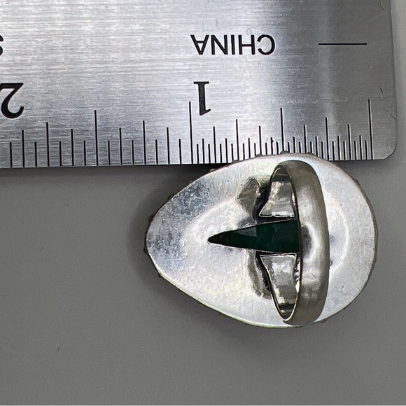 Faceted Enhanced Emerald Teardrop Silver Overlay Ring Size 7.25 - Picture 8 of 11